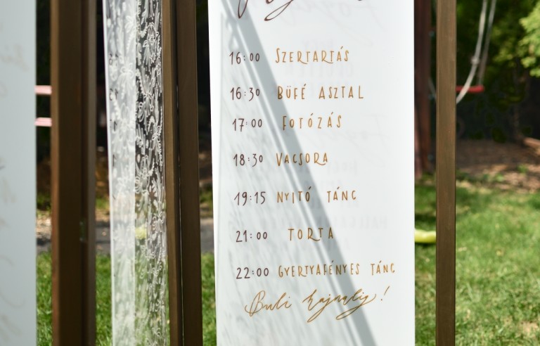 Esküvői programtábla