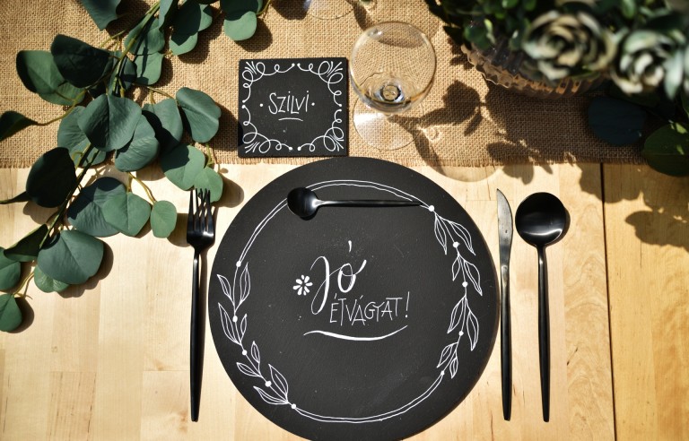 Születésnapi tányéralátét