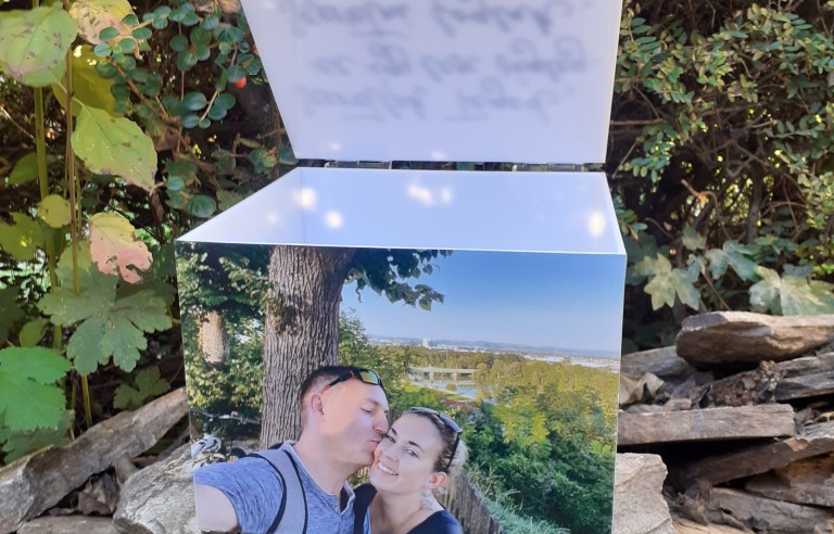 Plexi ajándékdoboz - egyedi felirat