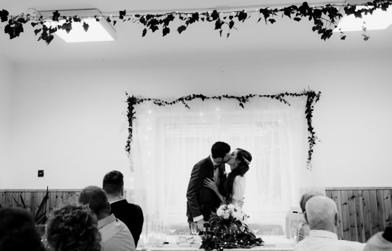 Vicces táblakettős főasztalra 