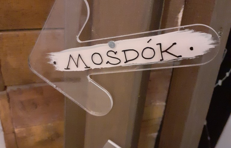 Esküvői plexi hangulat nyílak
