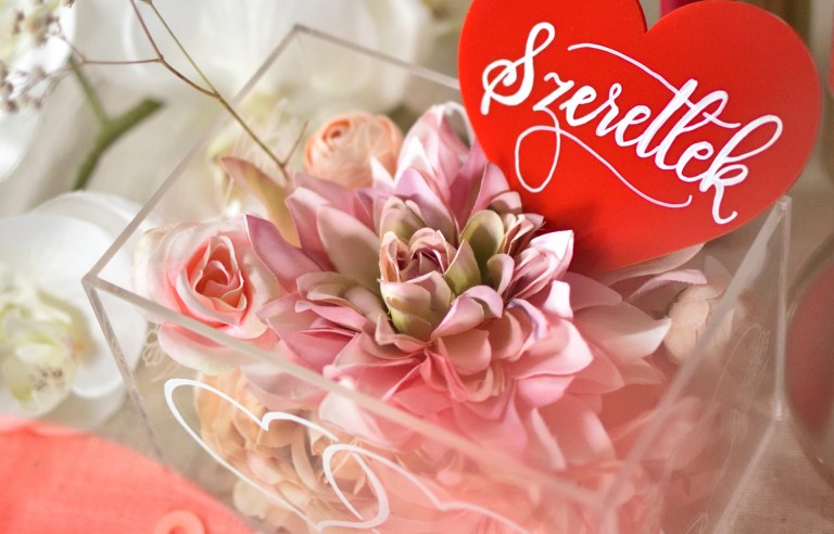 Ajándékdoboz Kedvesednek!