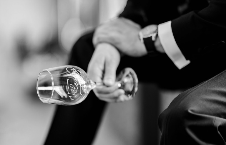 Borospohár feliratozása