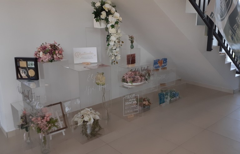 Plexi posztamens - 3 féle méret