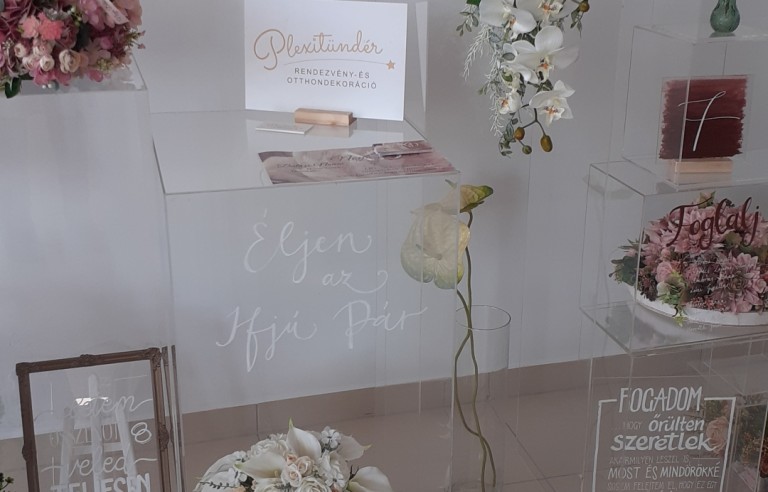 Plexi posztamens - 3 féle méret