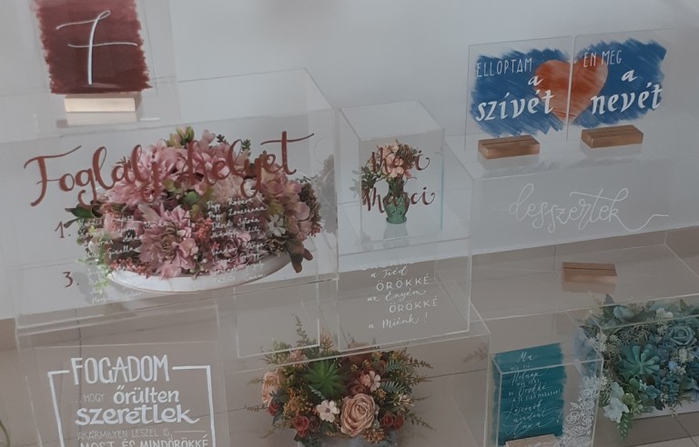 Plexi posztamens - 3 féle méret