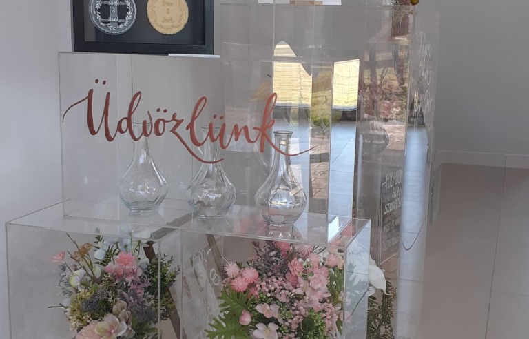 Plexi posztamens - 3 féle méret