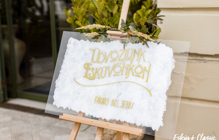 Plexi üdvözlőtábla - többféle