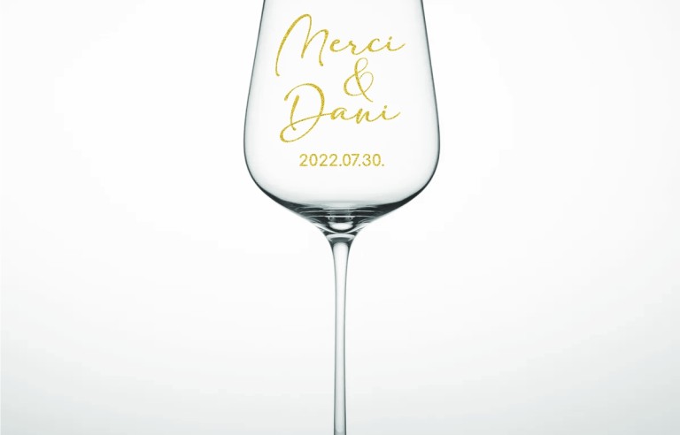 Borospohár feliratozása