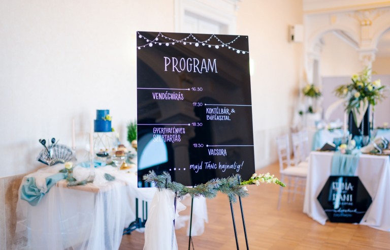 Esküvői programtábla